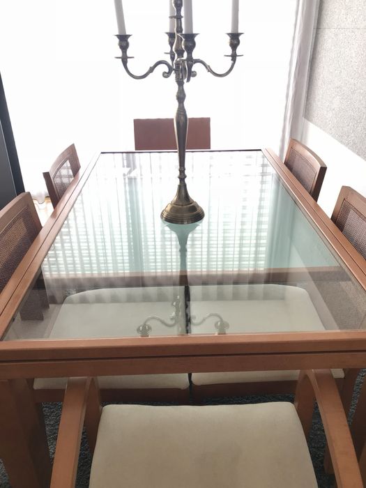 Mesa de jantar extensivel + 4 cadeiras em Cerejeira
