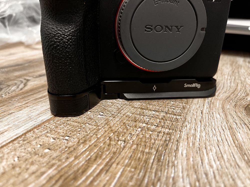 Sony a7 iv a7SIII a1 smallrig grip