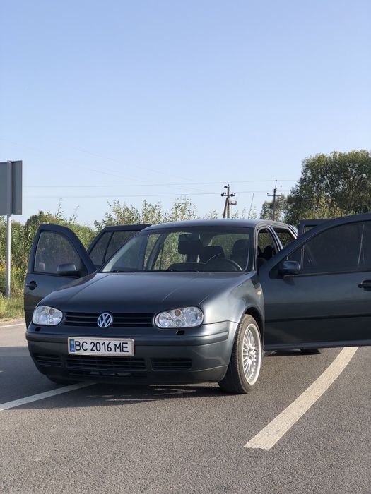 Продам власний автомобіль golf 4 хечбек