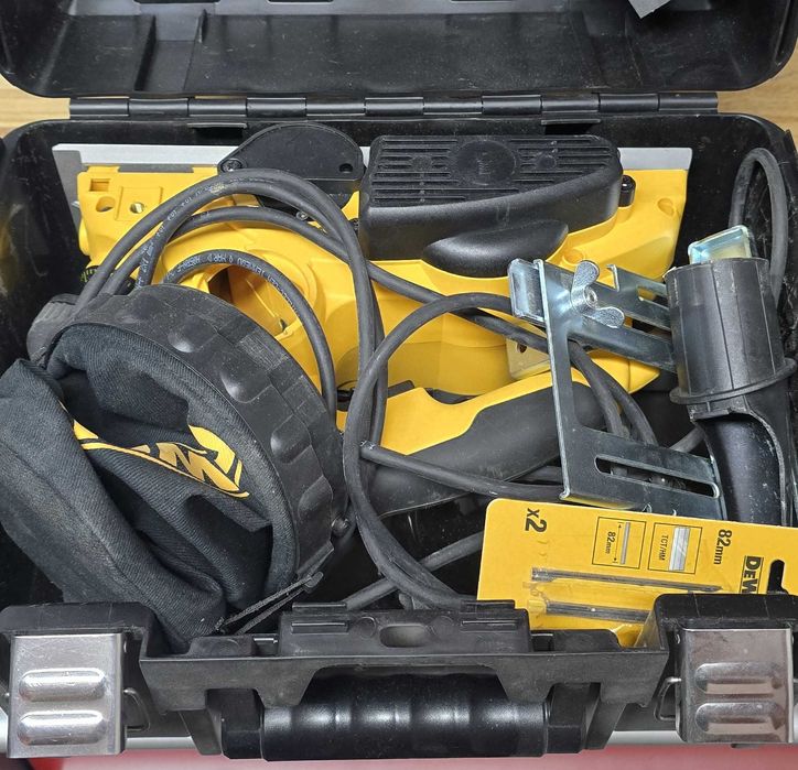 DeWalt strug elektryczny używany D26501