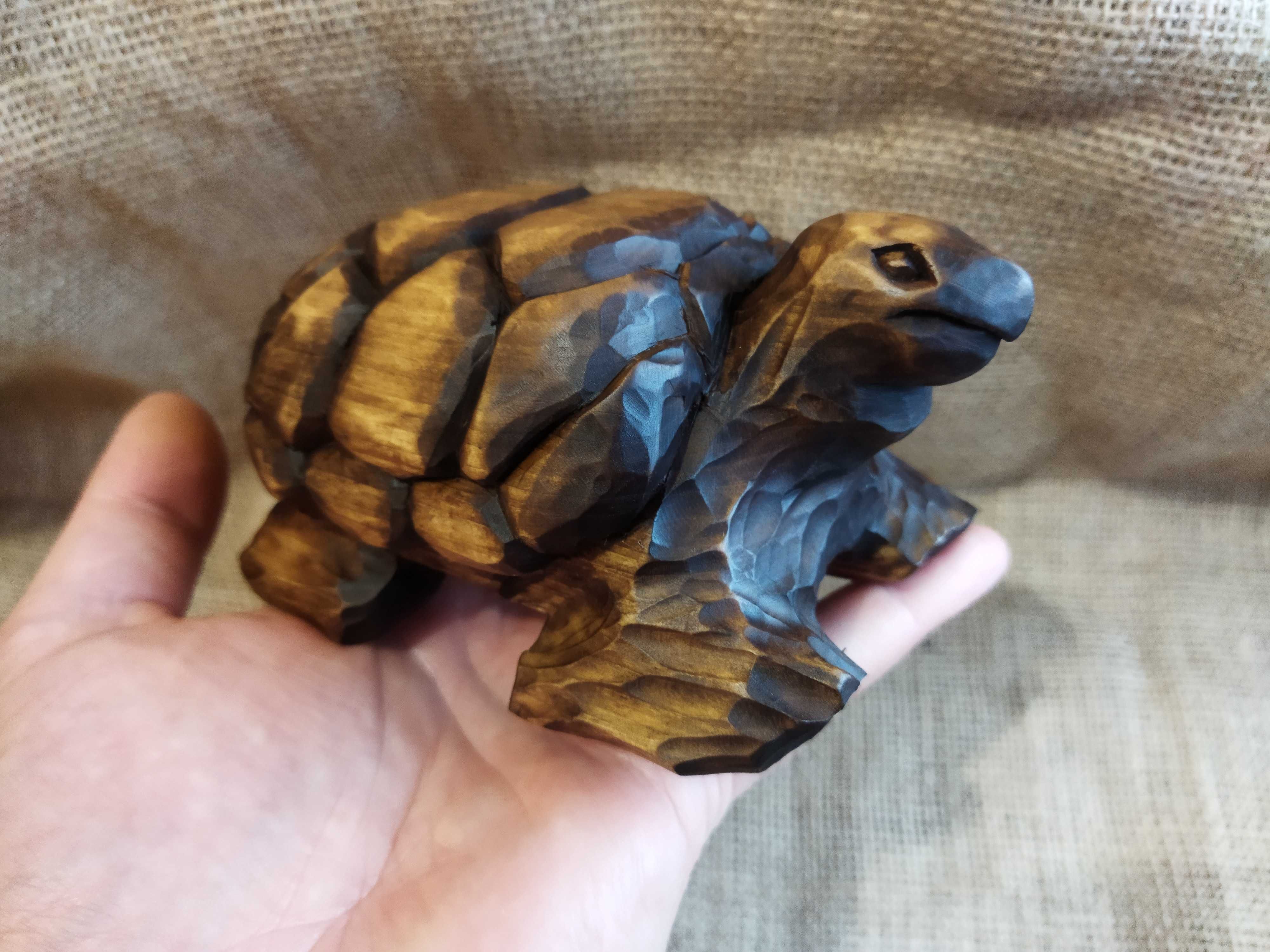 Статуэтка черепахи из дерева ручной работы. Резьба по дереву.