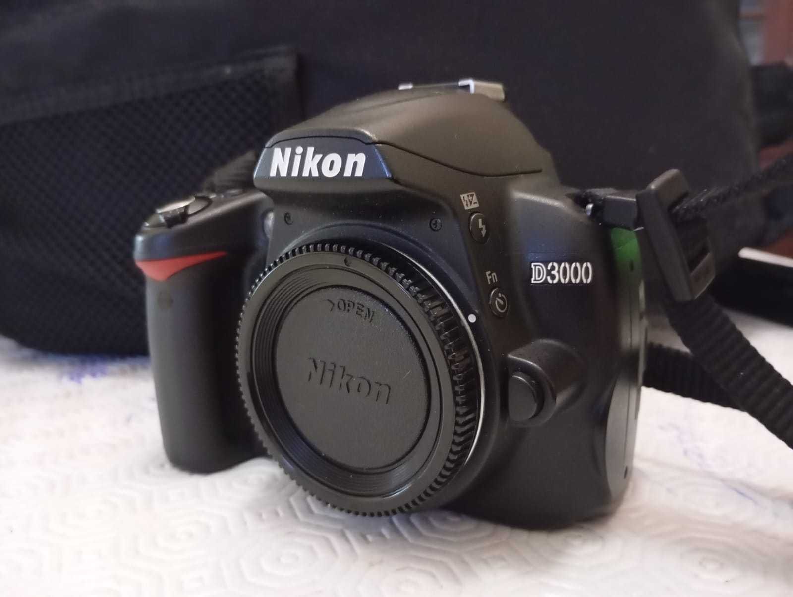 Vende-se como novo: Câmara Fotográfica Nikon com duas objetivas Nikon