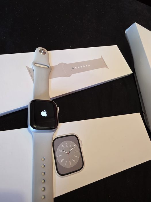 Apple watch 8 silve  41 mm