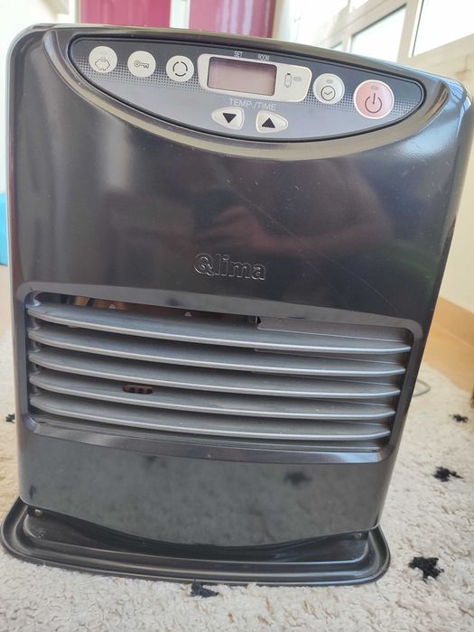 Aquecedor Qlima funciona com isoparafina indolor