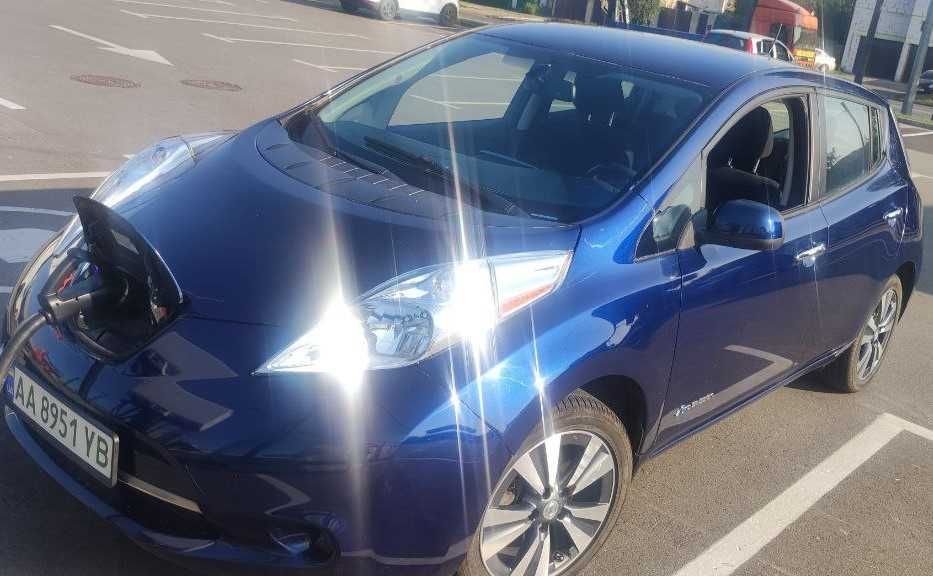 NISSAN LEAF під викуп