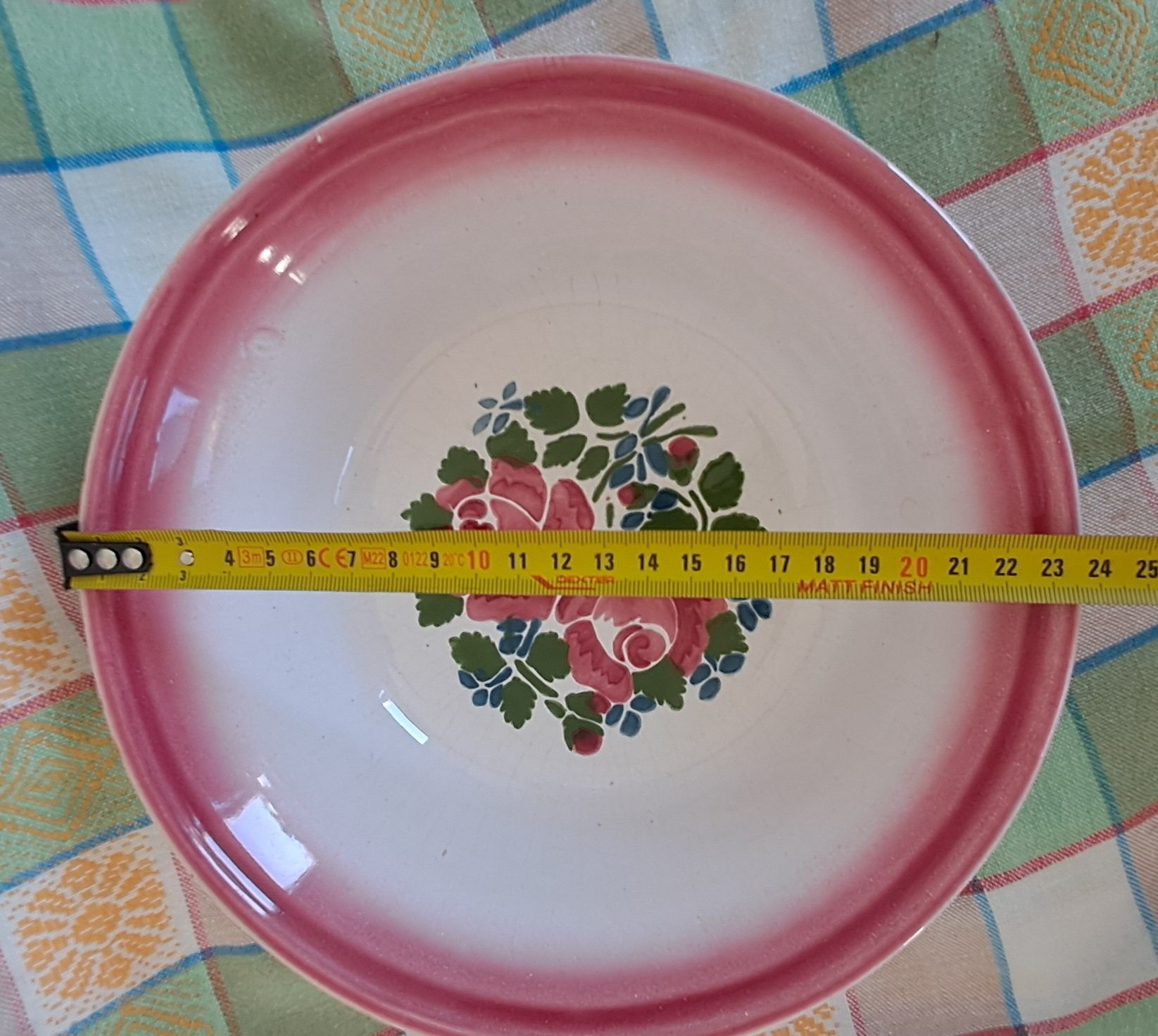 Saladeira antiga em faiança portuguesa  pintado a mão