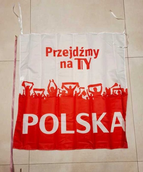 Tyskie flaga kibicowska Polski z napisem "Przejdźmy na TY"