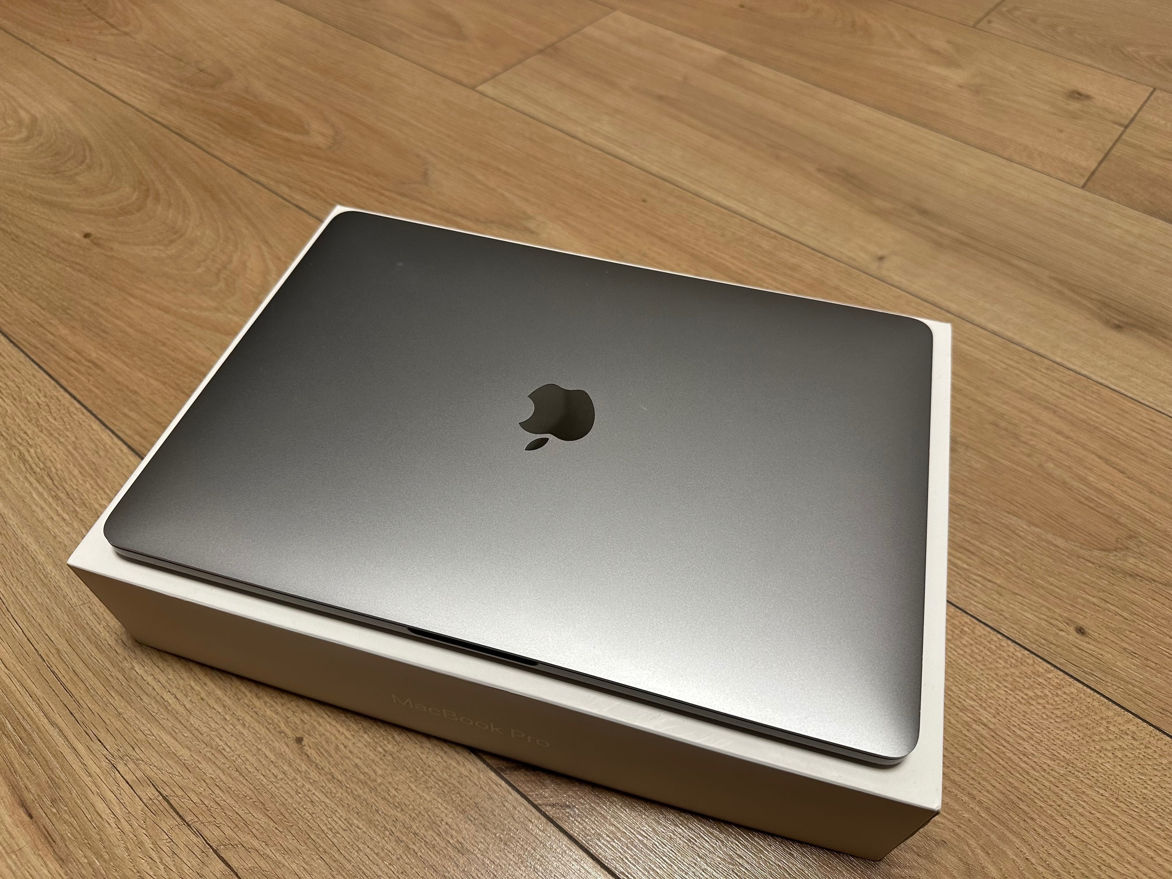 MacBook Pro 13,3” TOUCH BAR TOUCH ID 16/512 GB w bardzo fajnym stanie!