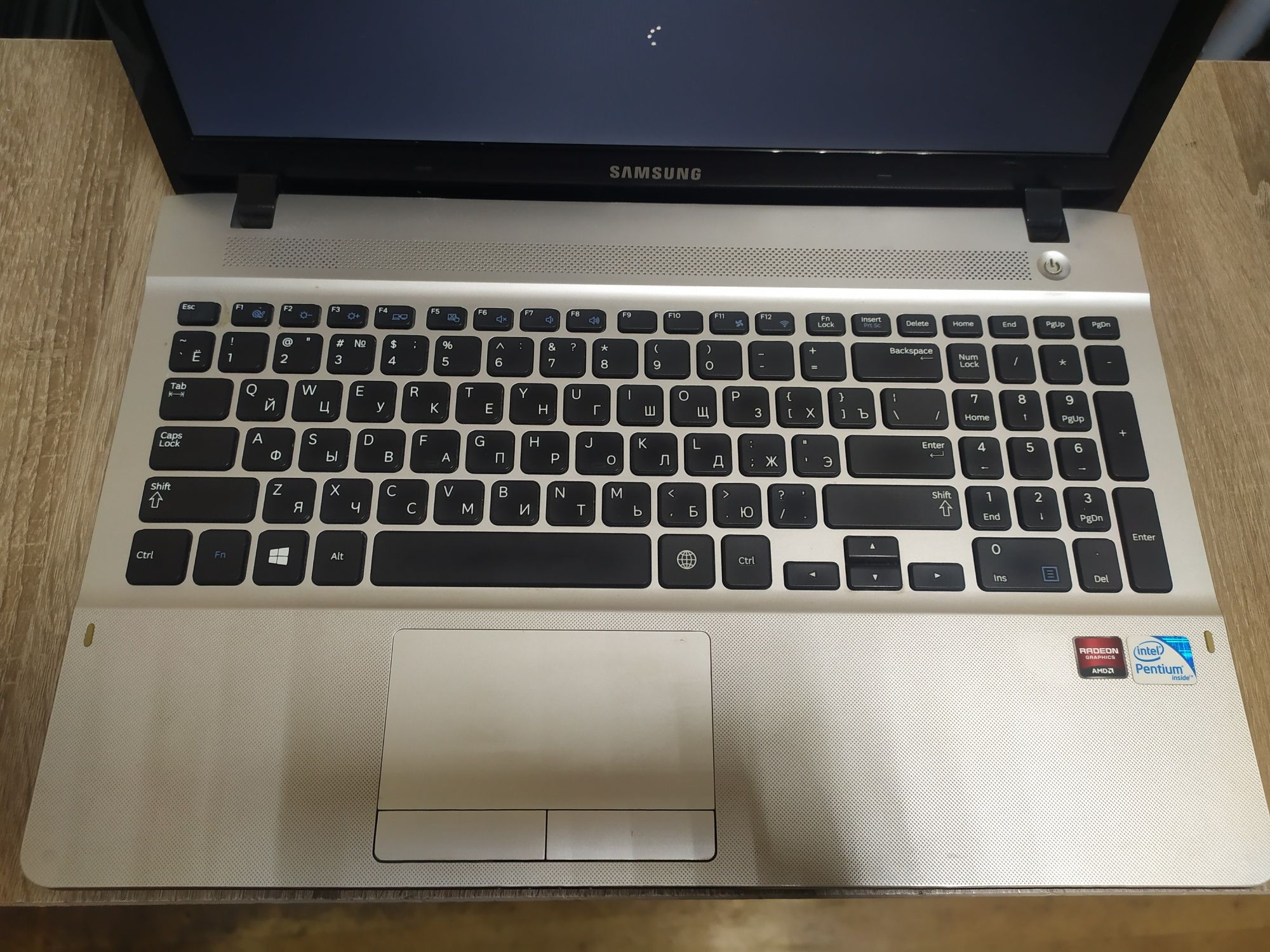 Samsung 15.6"/Intel Pentium/Ram 8Gb/Hdd 500Gb/Video 1Gb