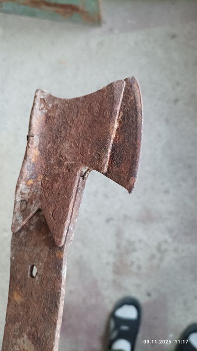 Сапка и топорик.  Всё по 50 грн