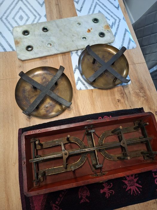 Stara francuska waga szalkowa - pocztek XX wieku