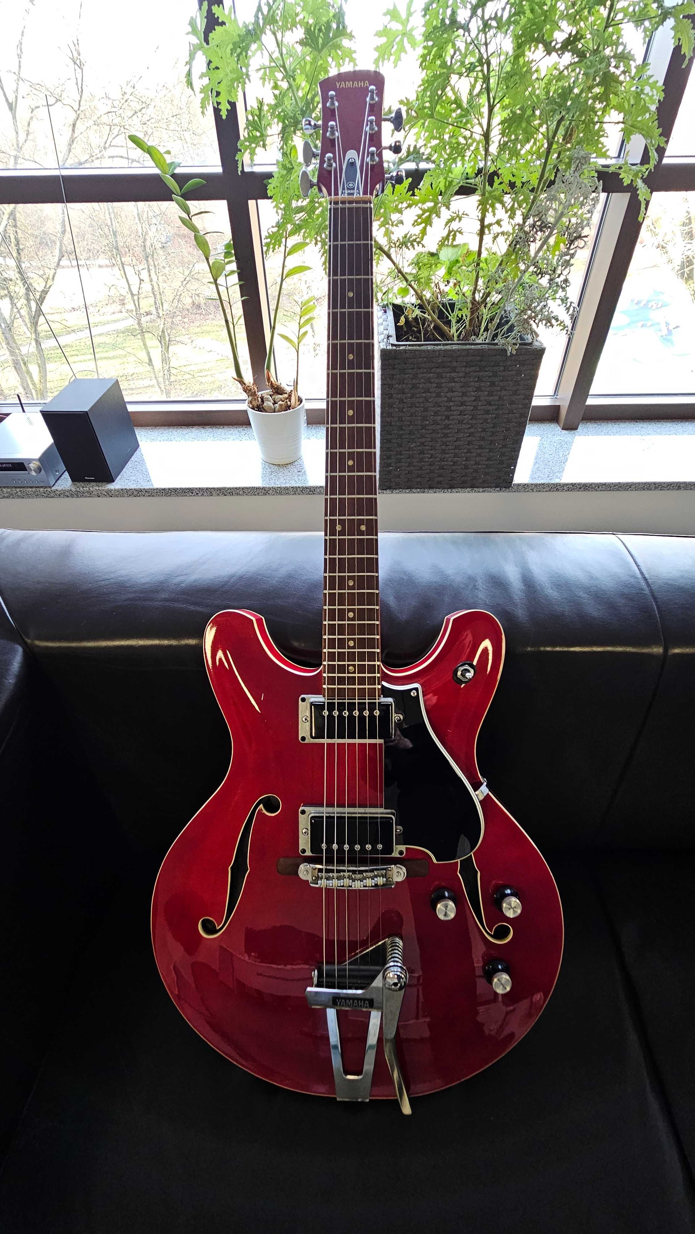 gitara Yamaha SA-30T hollow body