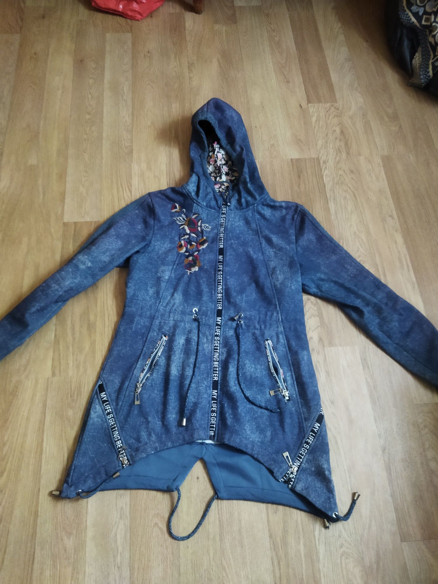 Куртка джинсова, блузи  на 44_48р