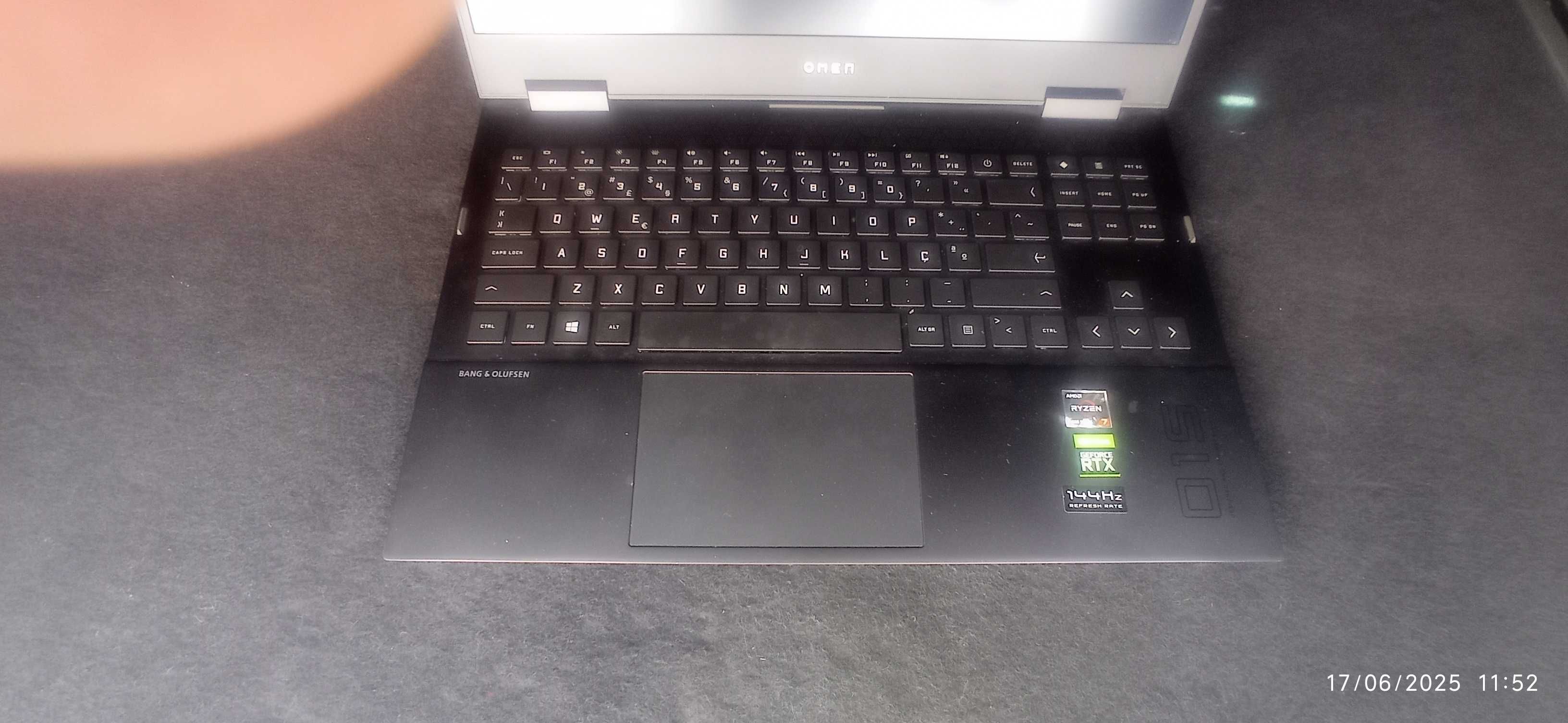 Portátil Gaming HP Omen 15-en1000np (AMD Ryzen 7 5800H ( COM AVARIA)