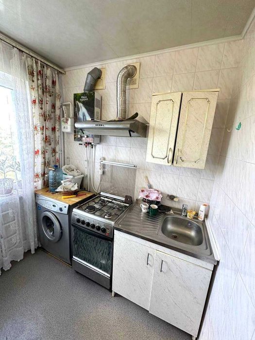 Продам 2кв 533 м/р метро Героев Труда МОЖНО Є-ВІДНОВЛЕННЯ!