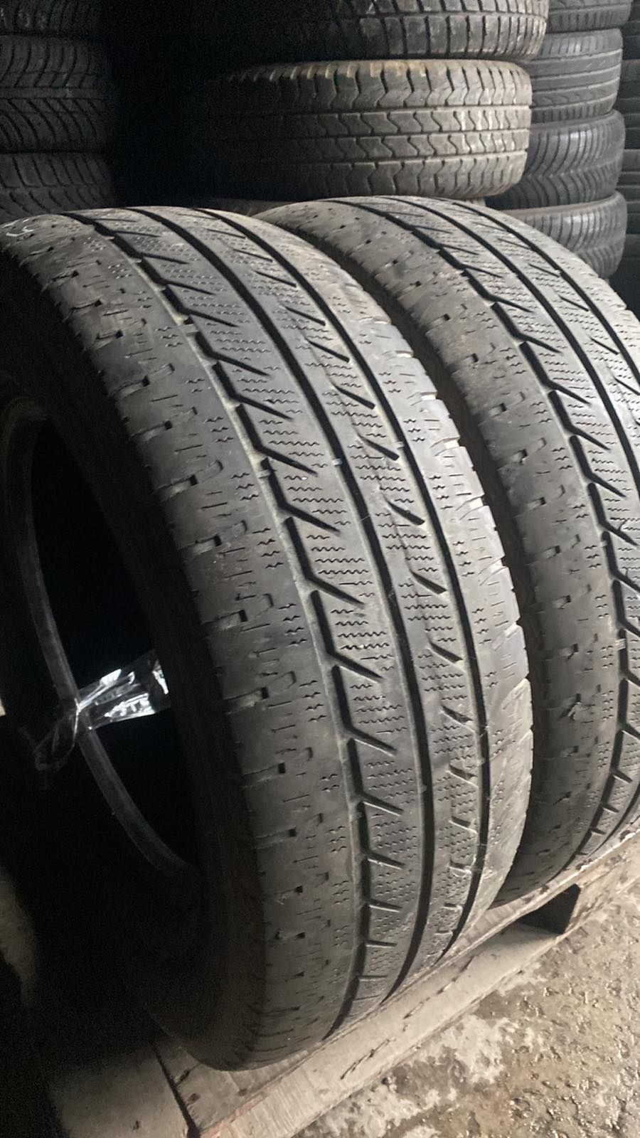 235.65.16с GoodYear 2шт БУ склад шины резина из Европы всесезон цешка