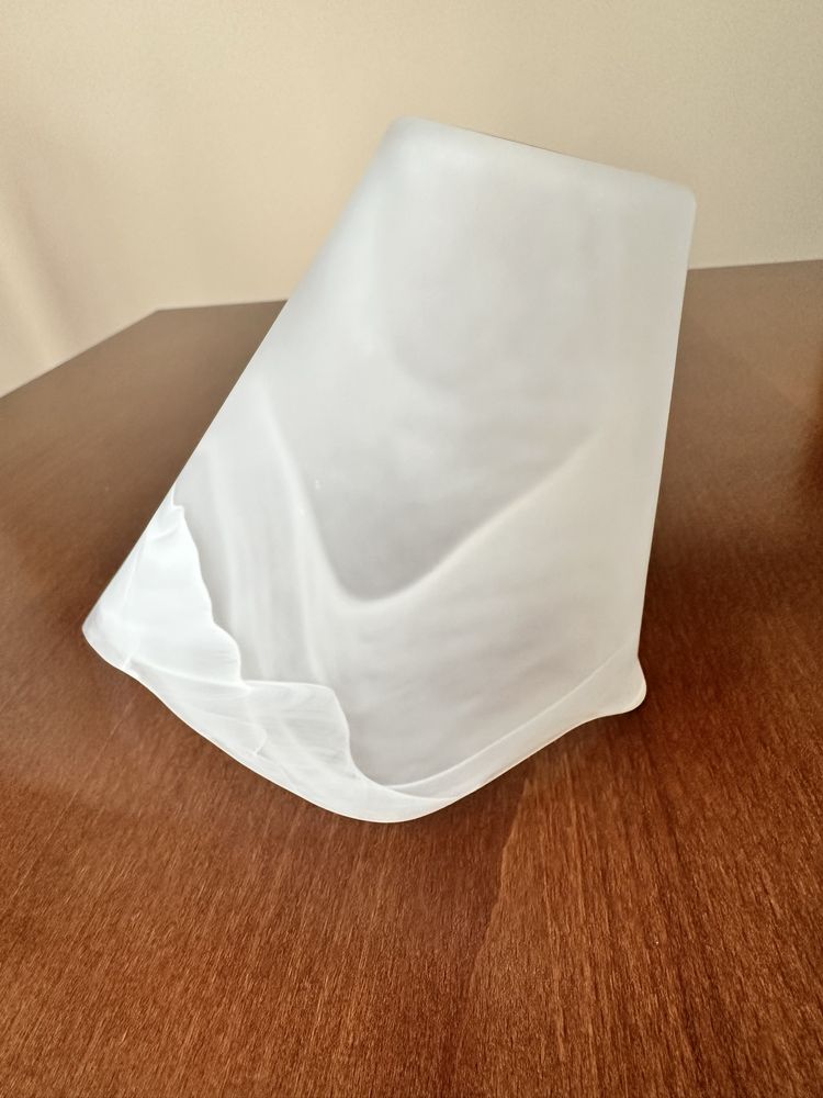 Klosz szklany do lampy bialy E27