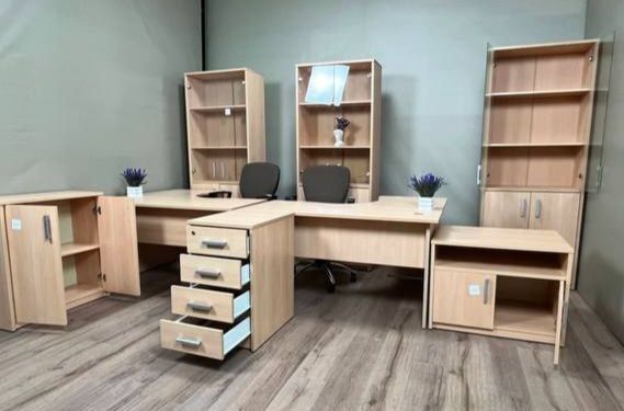 РРЗПРОДАЄМО МЕБЛІ,кабінет,шафи,тумби,столи,крісла