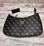 Guess Cordelia – стиль і елегантність в одній сумці! 
Кольори:чорний,