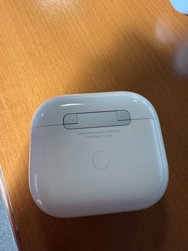 Słuchawki douszne APPLE AirPods III Biały (Etui z Lightning)