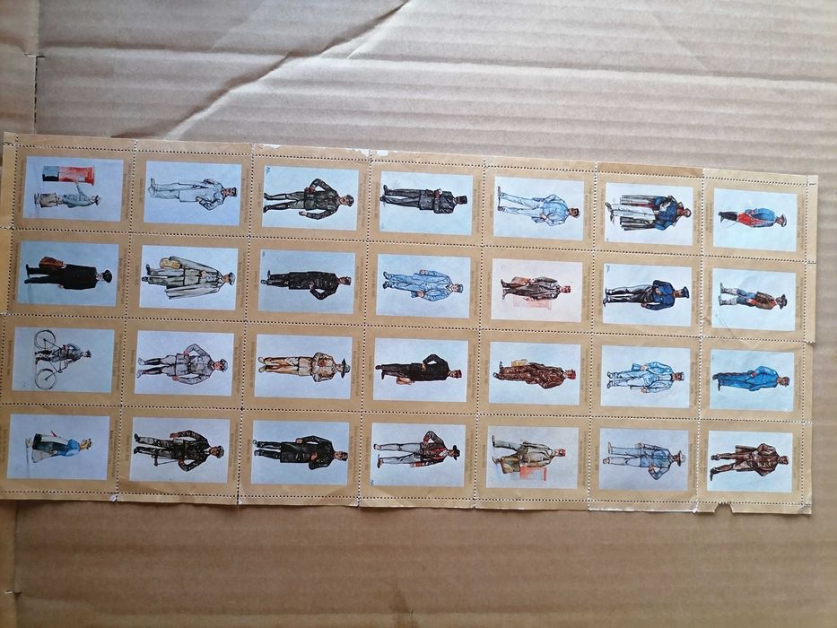 Folha completa CTT Trajes Carteiros