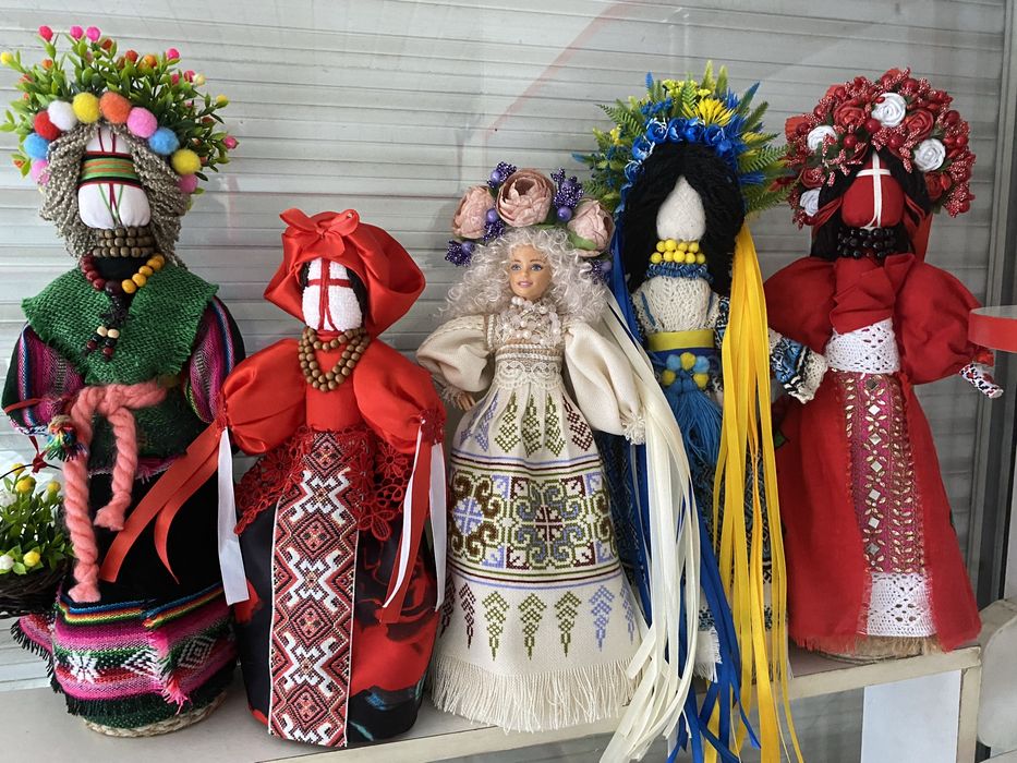 Пропоную своі авторські роботи , ляльки мотанки .