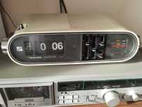 Zegarek radio Toshiba klapkowy