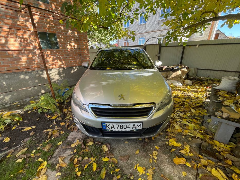 Продам автомобіль Пежо 308 2016