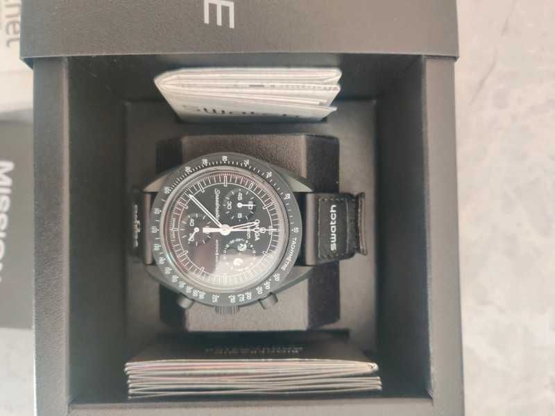 Zegarek SO33B700 Omega Swatch Snoopy – Magiczny Blask