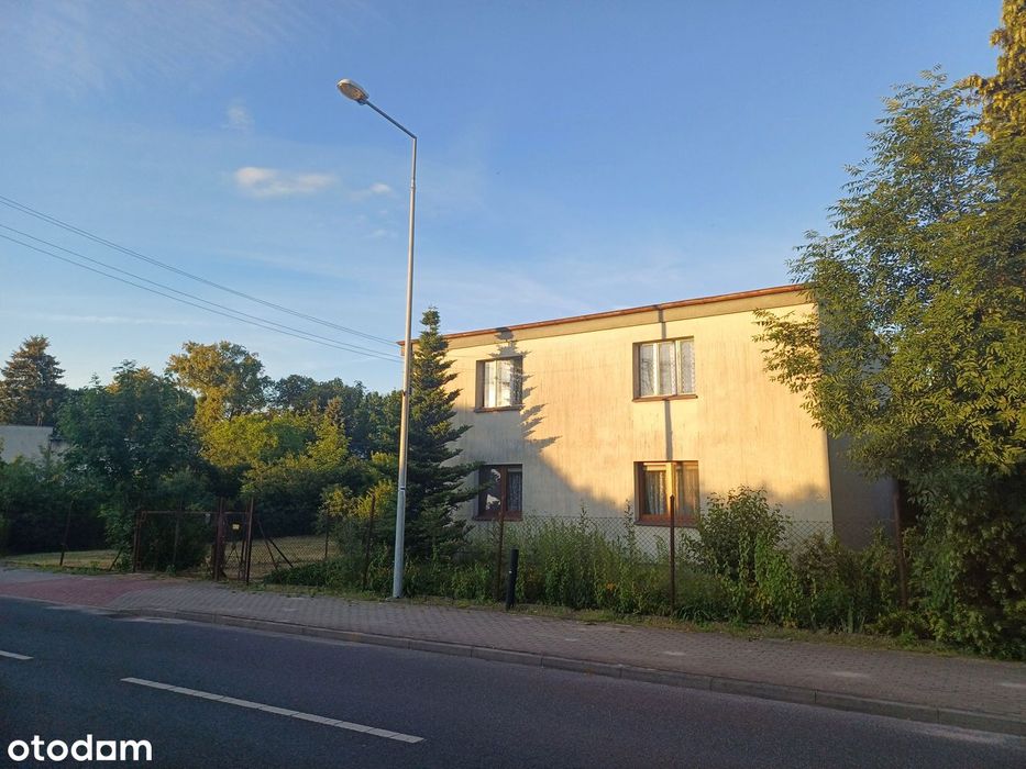 Unisław _dom z dużą działką w centrum obok parku