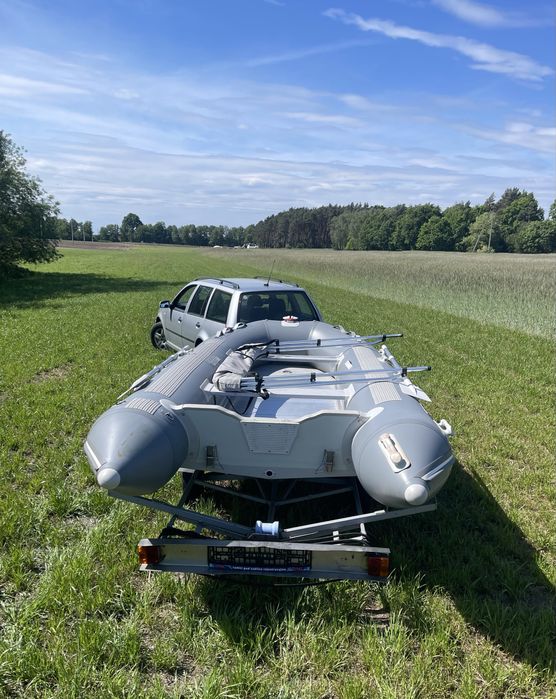 Ponton z silnikiem Yamaha 25/12+ przyczepka