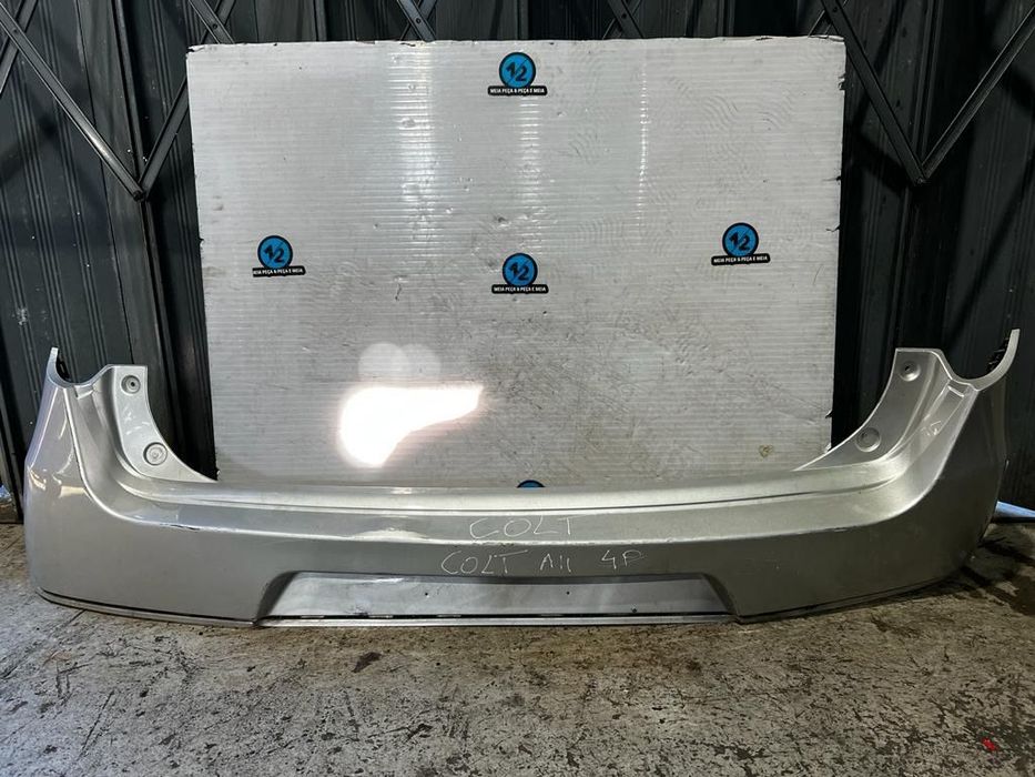 Parachoques traseiro Mitsubishi Colt 4P