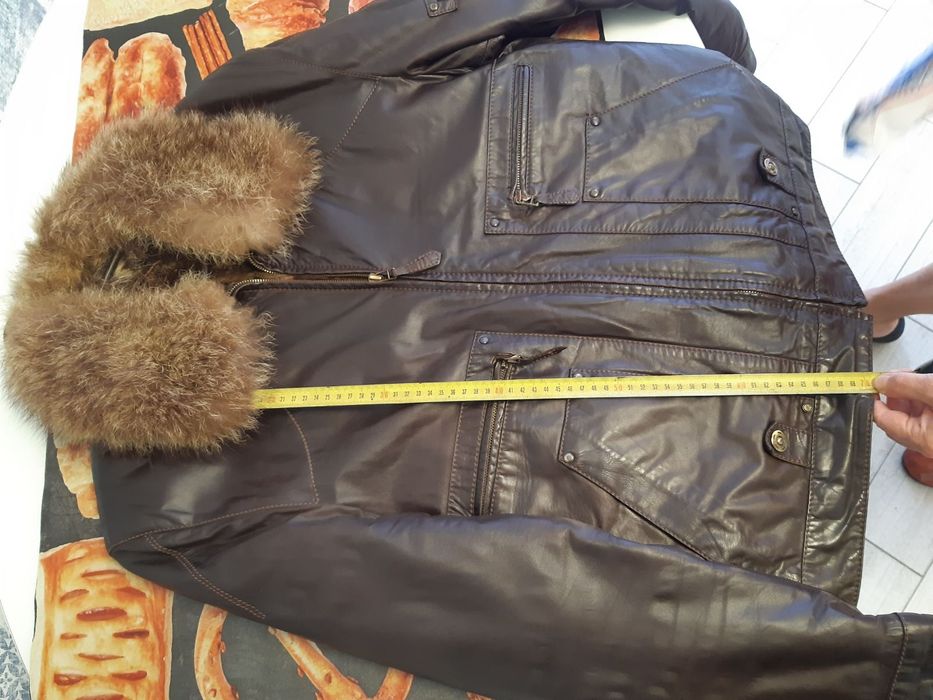 Продам мужскую  кожаную куртку с мехом.