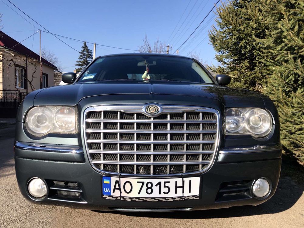 CHRYSLER 300C 2004 року