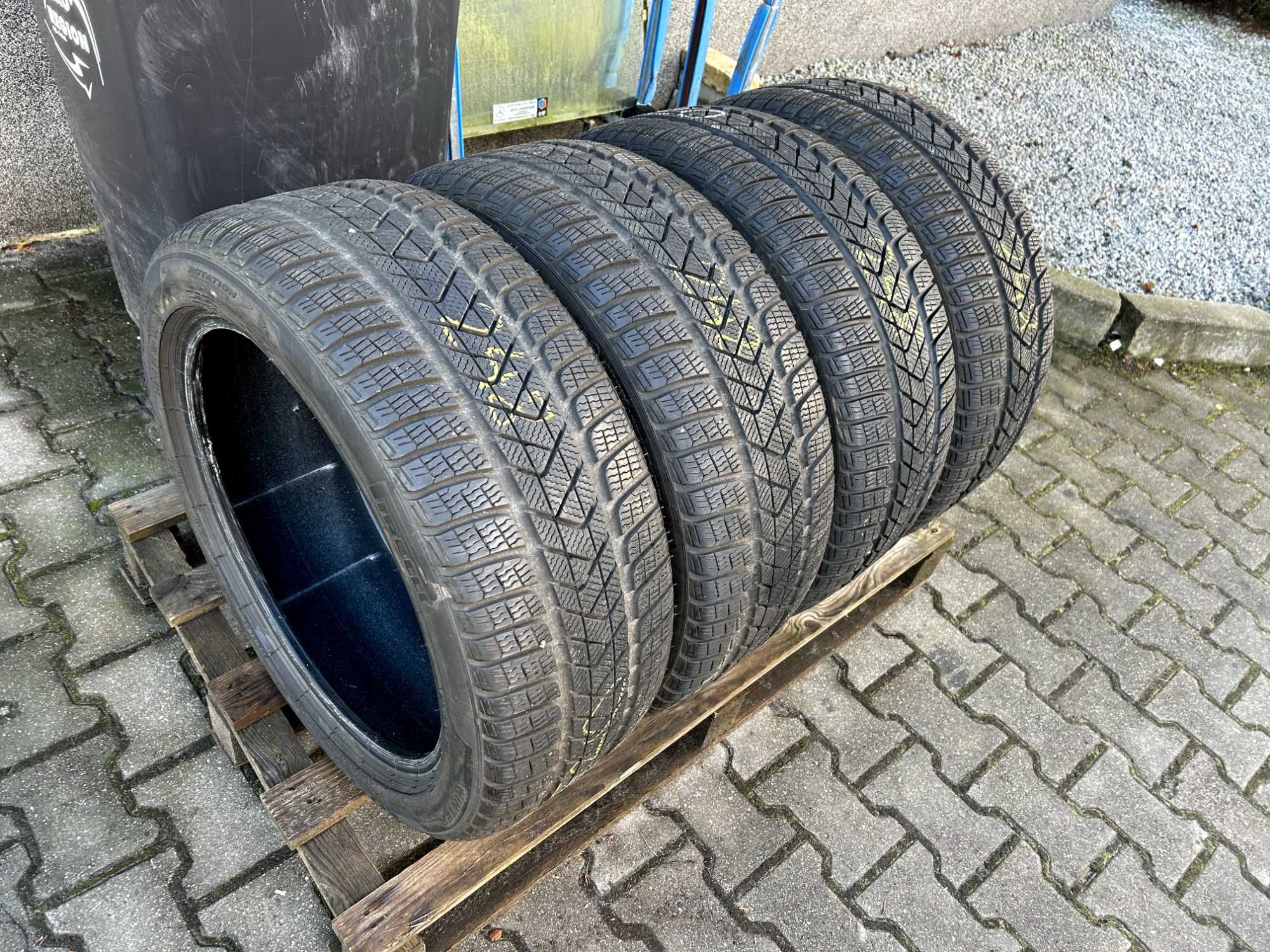 245/45R19 Pirelli SottoZero 3 Run Flat 6mm 2020r. BMW