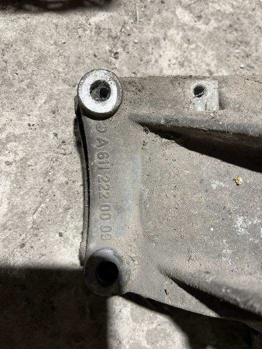 Полуось коробкі , кронштеін коробкі віто 638