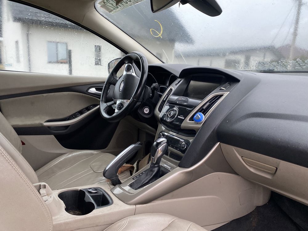 Кришка багажника Ford Focus mk3 11-18 сідан хетч ляда
