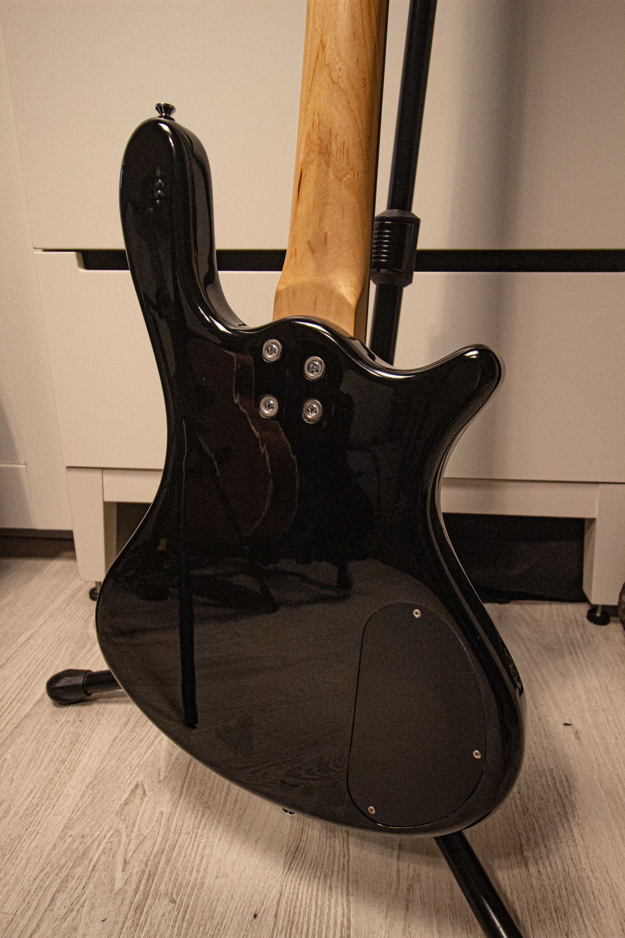 Washburn T-14 Leworęczna Gitara Basowa