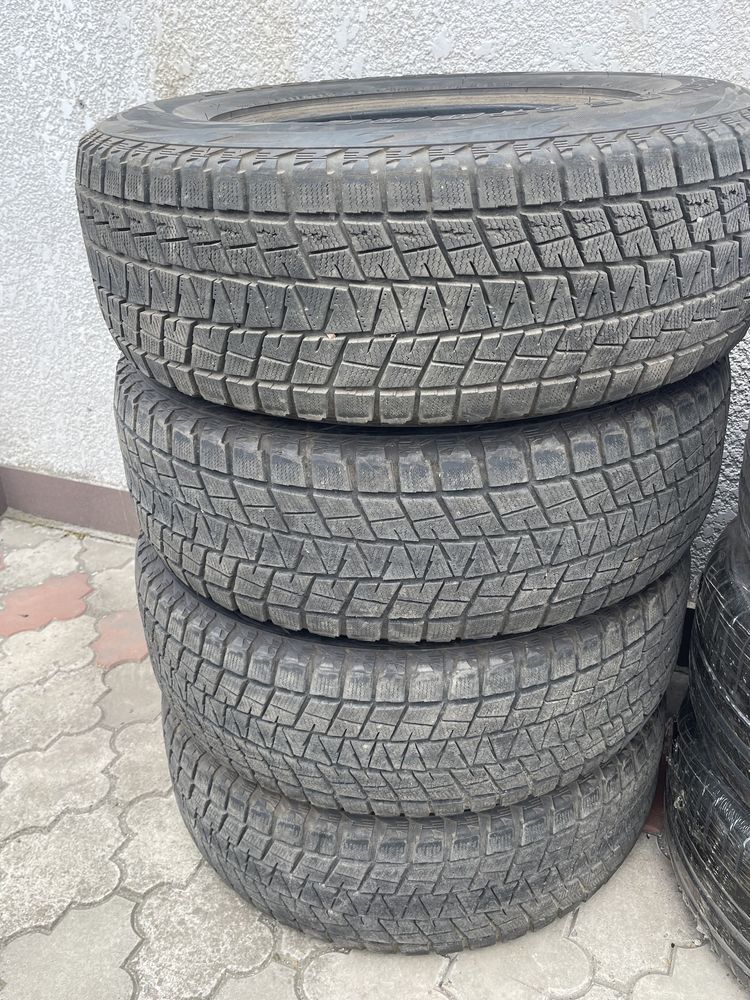 BRIDGESTONE blizzak DMV-1 265/70 R17