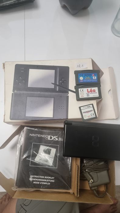 Nintendo ds lite czarne pełen zestaw zawiera pudelkiem