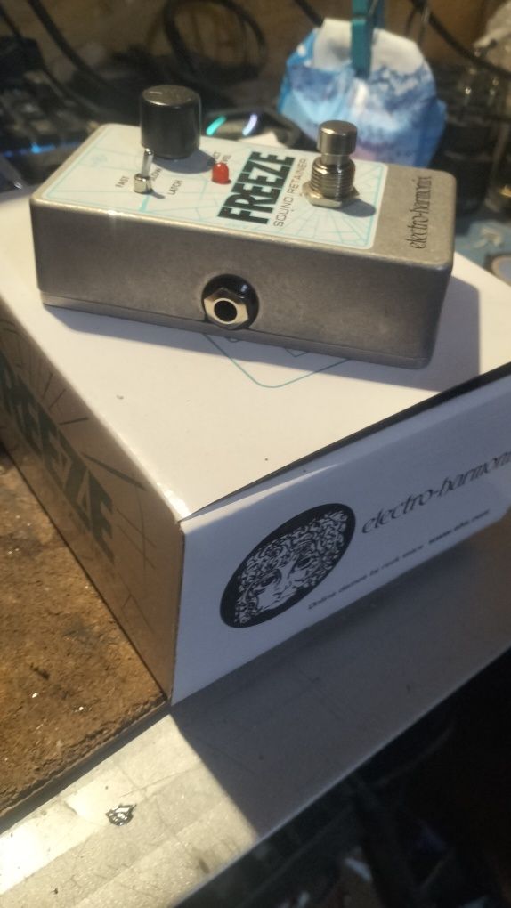 Electro-Harmonix freeze - pedal de guitarra