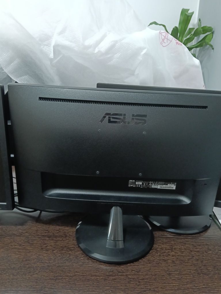 Monitor ASUS 22"
