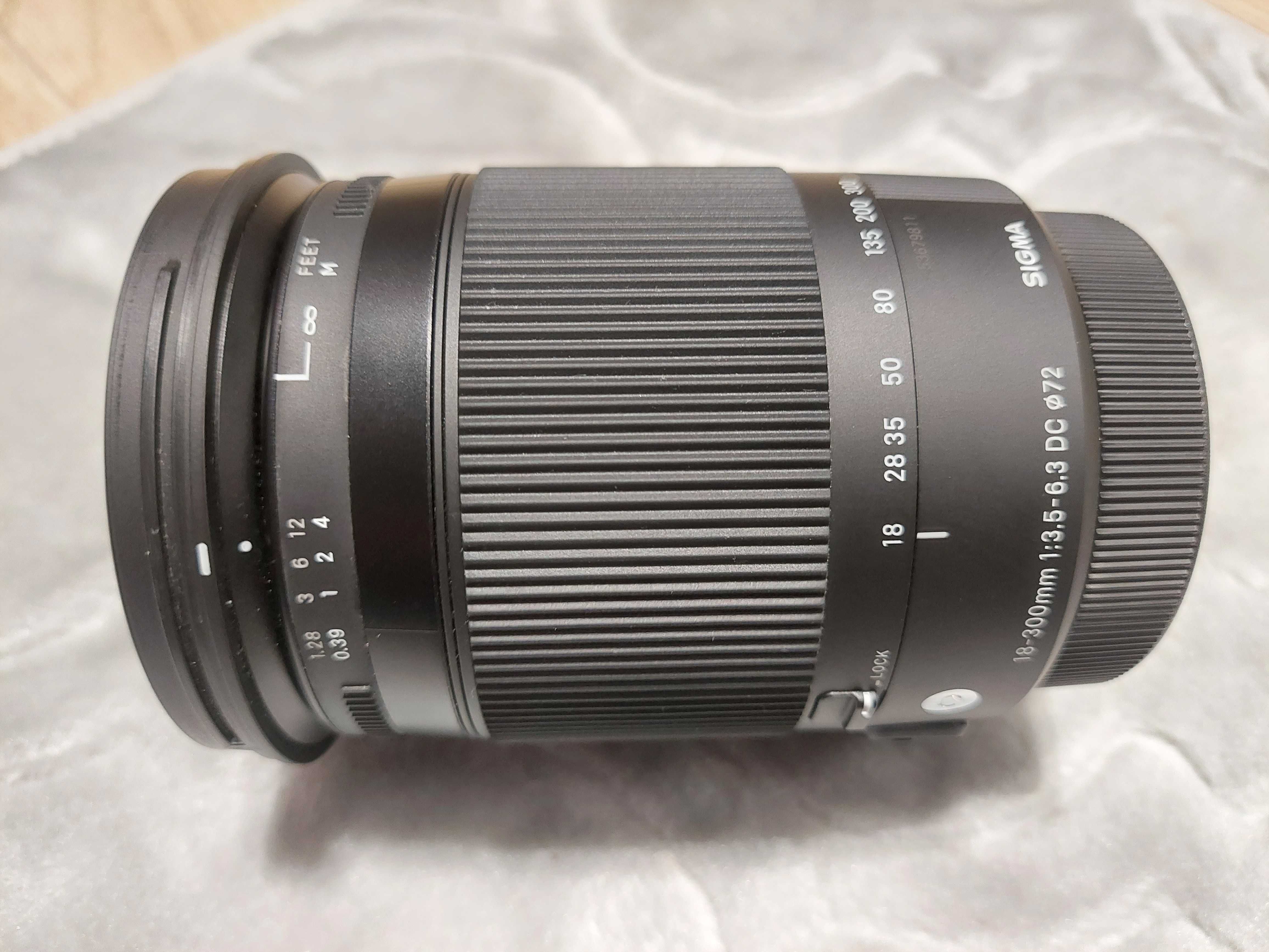 Sigma C 18-300 mm f/3.5-6.3 DC MACRO OS HSM Canon
