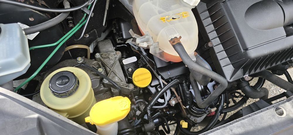 Silnik 2.5 dCi G9U750 z skrzynia biegów manualna