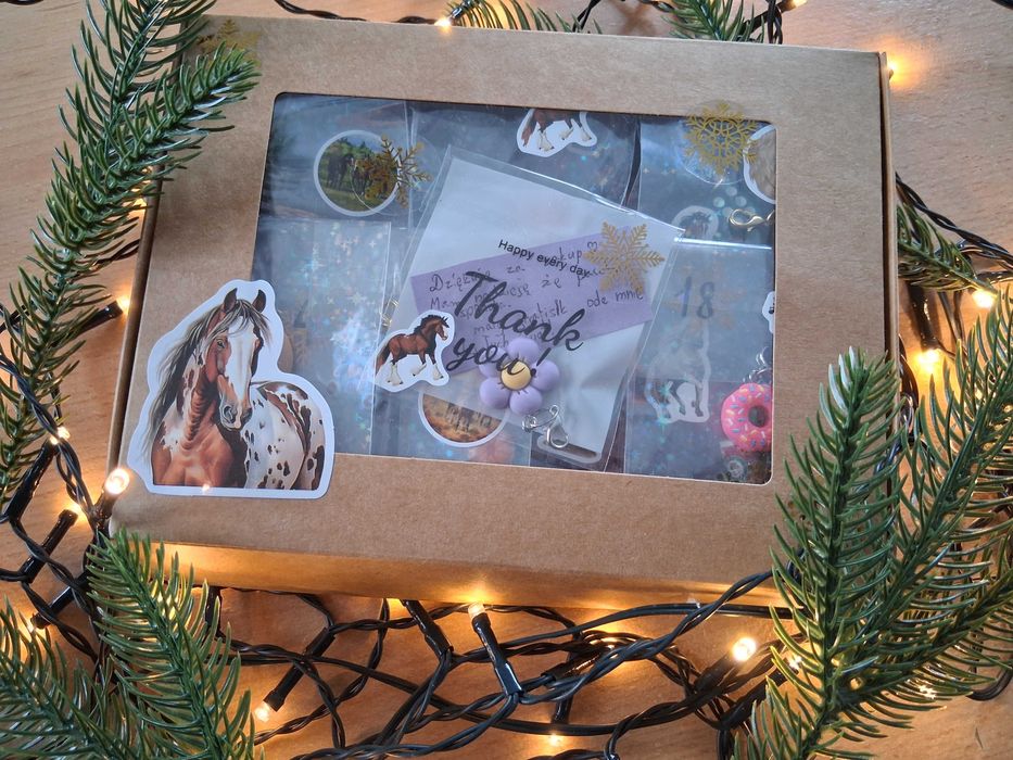 Kalendarz adwentowy z charmsami dla hobby horse