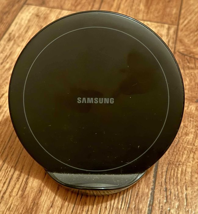 Oryginalna Ładowarka indukcyjna Samsung EP-N5105 Stand Black