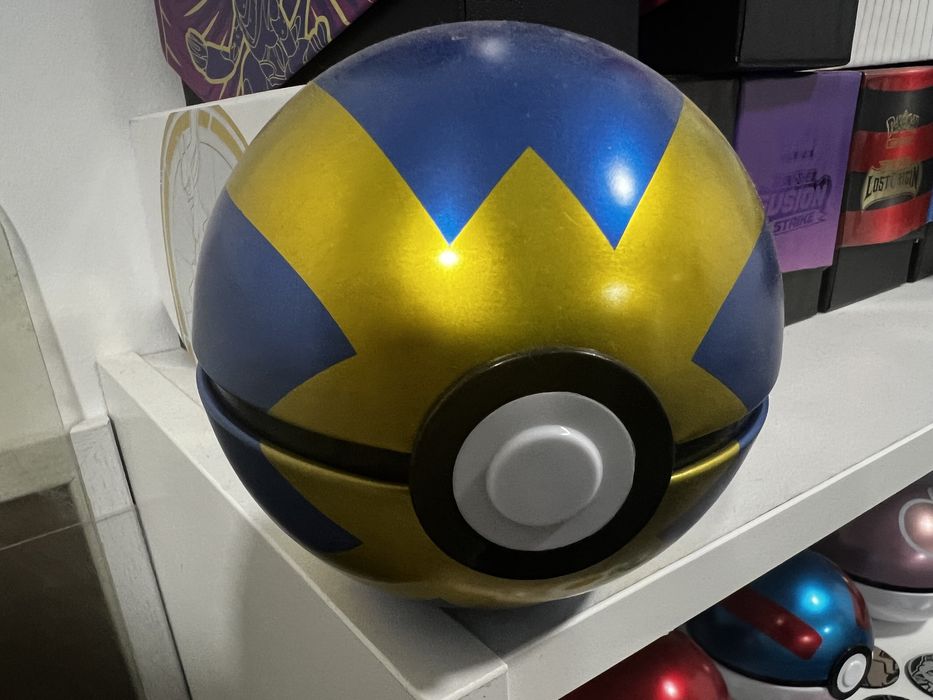 Pokémon TCG coleção de tins Pokebolas