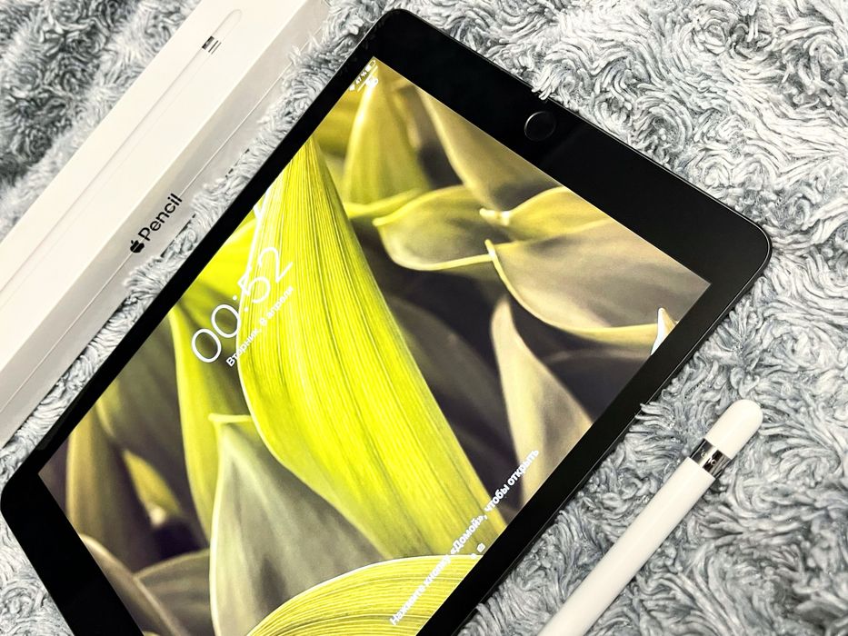IPad 9 (64 gb) LTE, шикарное состояние + стекло! А2603