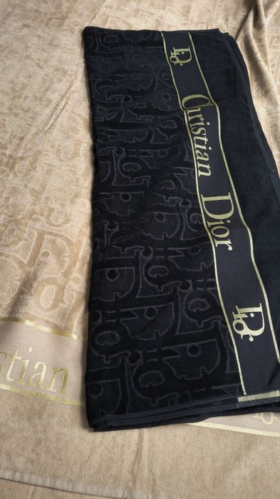 Ręczniki bawełniane beż czarny że złotą bordiurą Dior