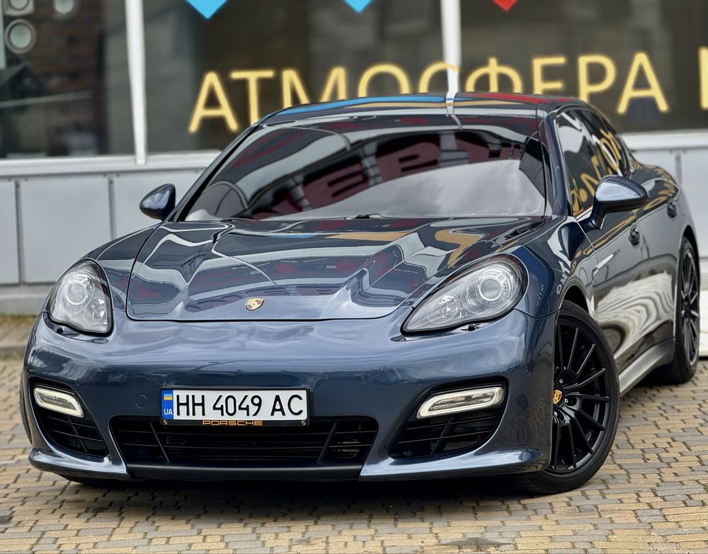 Porsche panamera GTS 4.8 2012